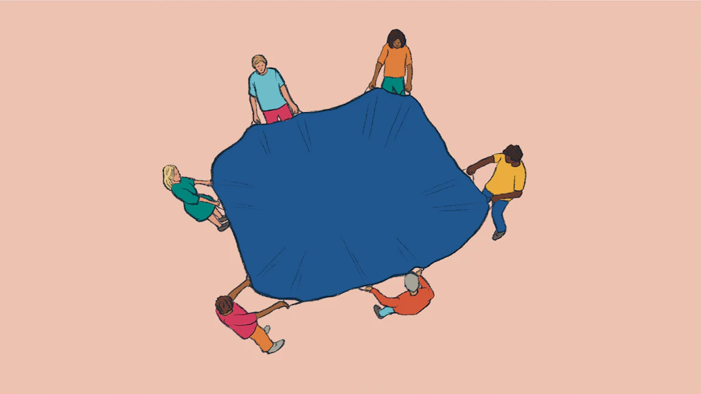 Menschen halten gemeinsam ein grosses Sprungtuch.